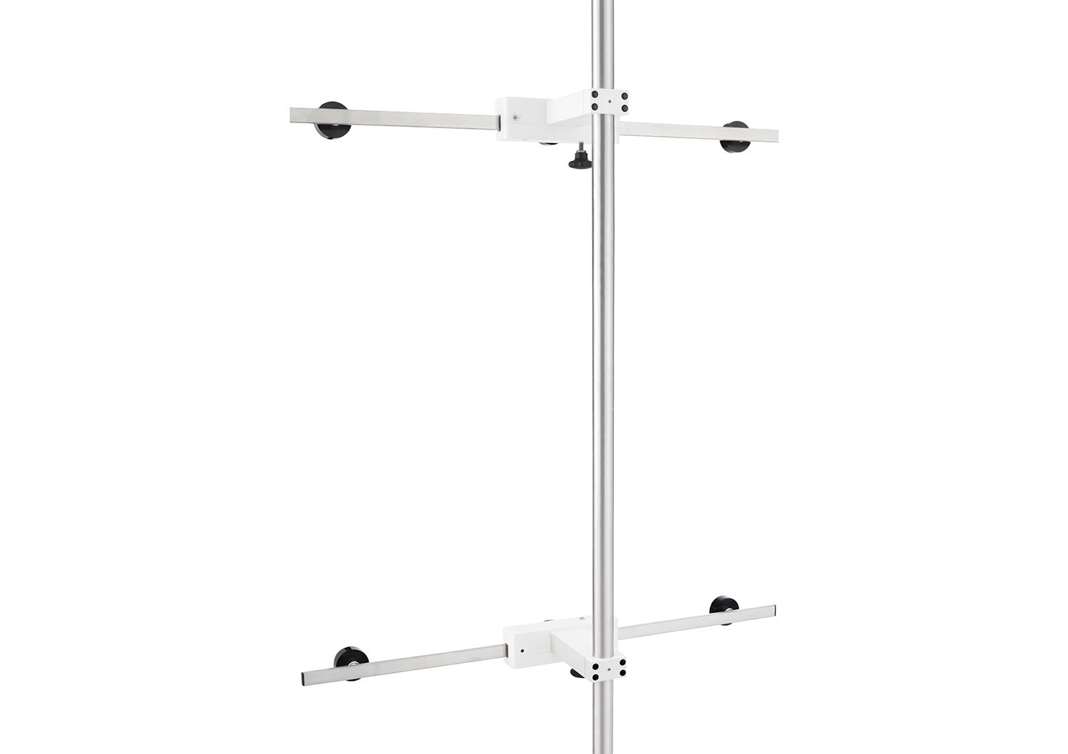 Shiftable pole, staggered