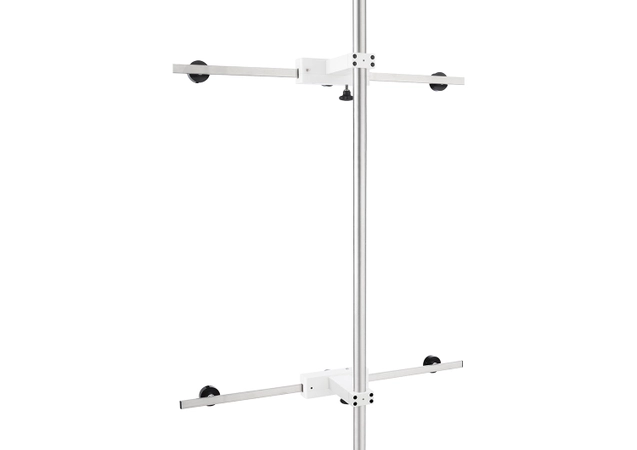 shiftable pole, staggered