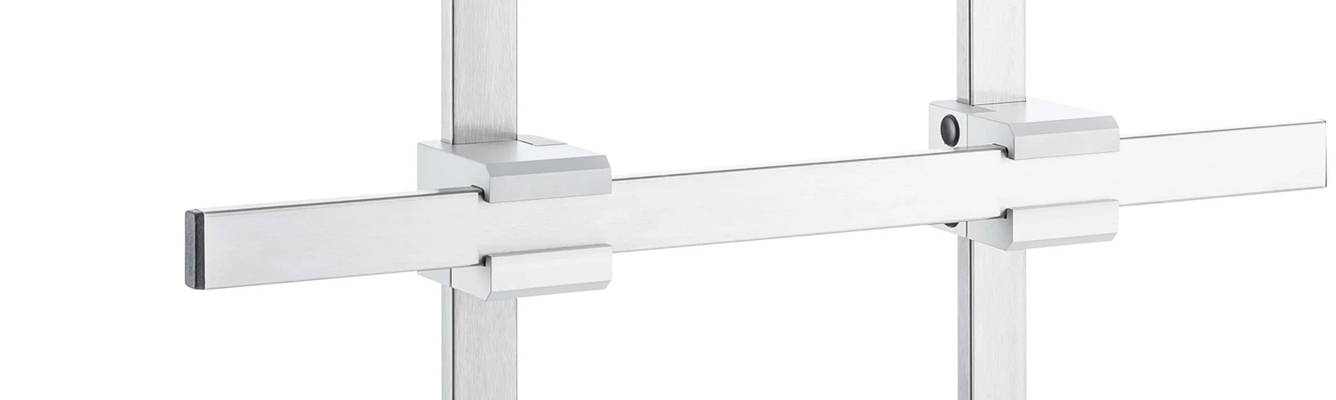 Cross clamp with rail